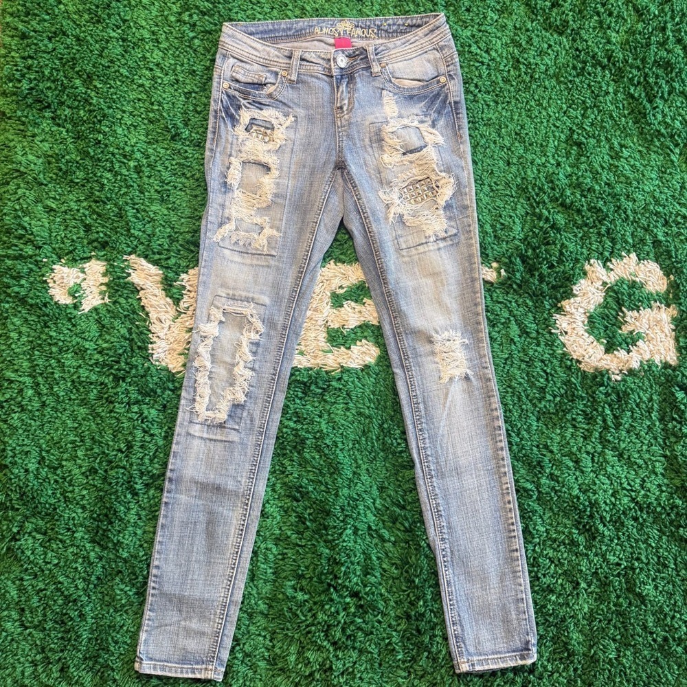 Almost‎ Famous Womens Size 1 Distressed Ripped Studded Skinny Jeans Blue